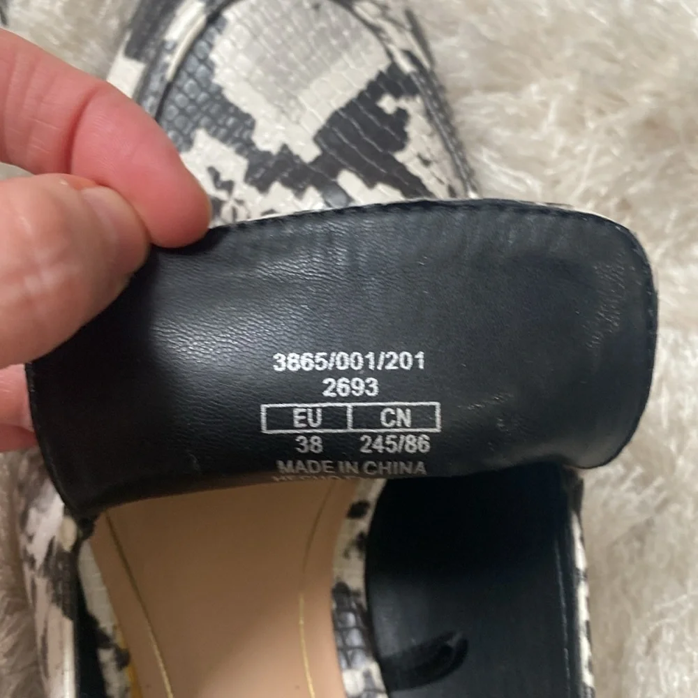 Zara Snake Embossed Loafers - Picture 8 of 12